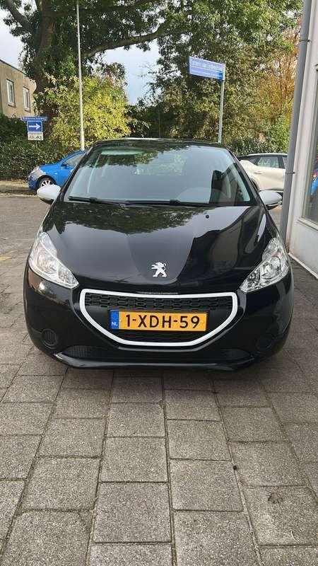 Gebruikt 2014 Peugeot 208 Active Hatchback | € 4.000 (Super prijs) - Afbeelding 1/4
