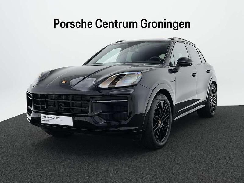 Zwart Occasion 2025 Porsche Cayenne SUV | € 128.900 (Eerlijke prijs) - Afbeelding 1/4