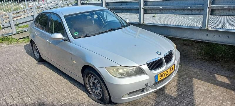 Zilver Gebruikt 2008 BMW 318 Sedan | € 1.500 (Super prijs) - Afbeelding 1/4