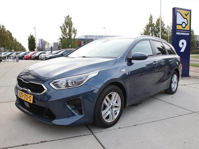 Blauw, metallic lak Gebruikt 2021 Kia Ceed Sportswagon Stationwagen | € 17.949 (Eerlijke prijs) - Afbeelding 1/4