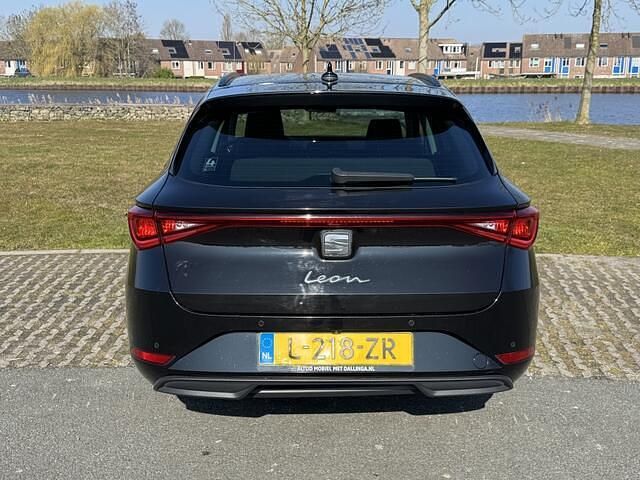 Occasion Seat Leon Business 110 PK (80 kW) 2021 Zwart (metallic) Stationwagen