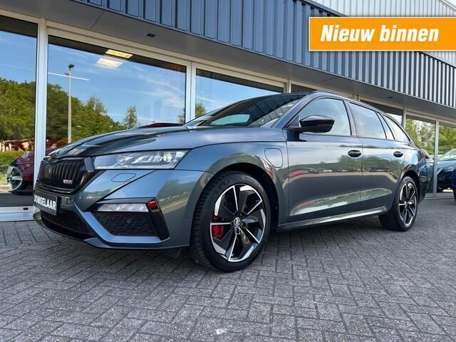 Grijs Gebruikt 2021 Skoda Octavia Business Line Stationwagen | € 29.945 (Duur) - Afbeelding 1/4