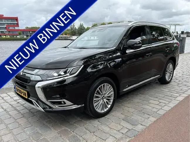 Zwart Gebruikt 2018 Mitsubishi Outlander P-HEV SUV | € 21.950 (Iets duurder) - Afbeelding 1/4