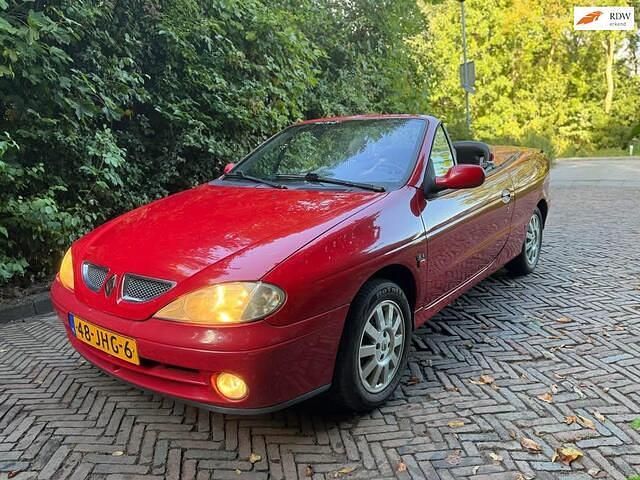 Rood Gebruikt 2001 Renault Mégane Cabriolet Cabriolet | € 1.050 (Iets duurder) - Afbeelding 1/4
