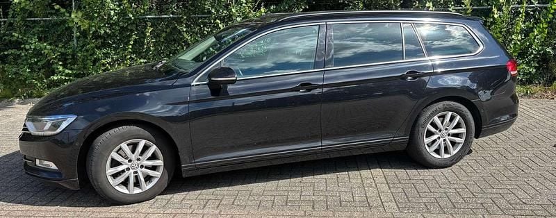 Zwart Gebruikt 2018 VW Passat Stationwagen | € 12.290 (Super prijs) - Afbeelding 1/4