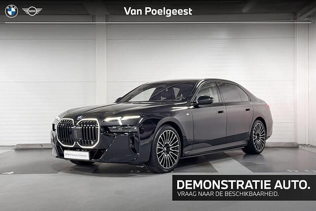 Saphirschwarz (donker zwart) Gebruikt 2025 BMW i7 M Sport Sedan | € 147.480 - Afbeelding 1/4