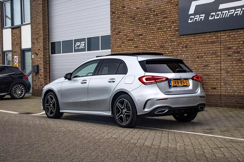 Occasion Mercedes A250 AMG line 218 PK (160 kW) 2022 Zilver Sedan