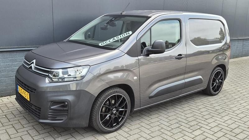Grijs Occasion 2021 Citroën Berlingo MPV | € 12.000 (Duur) - Afbeelding 1/4