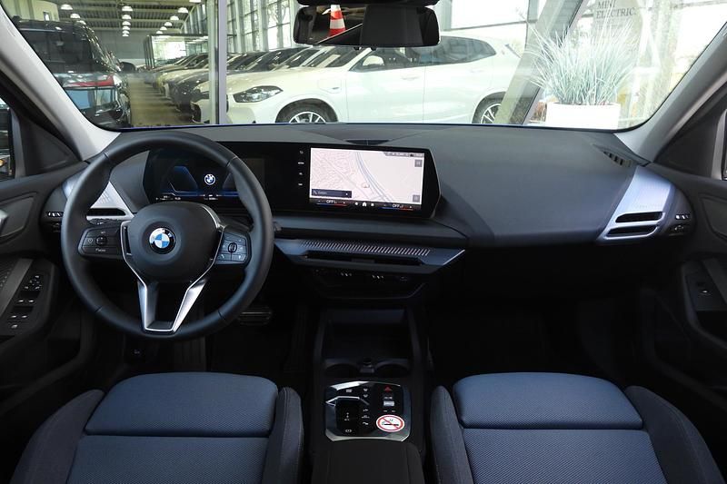 Occasion BMW 120 M Sport 156 PK (114 kW) 2025 M portimao blau Hatchback