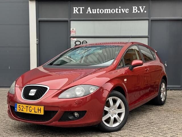 Rood Gebruikt 2006 Seat Leon Stylance Hatchback | € 1.750 (Super prijs) - Afbeelding 1/4