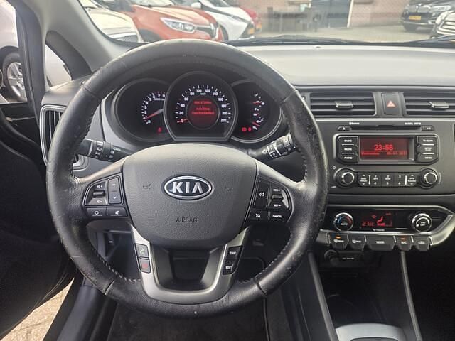 Occasion Kia Rio 86 PK (63 kW) 2011 Zwart Hatchback