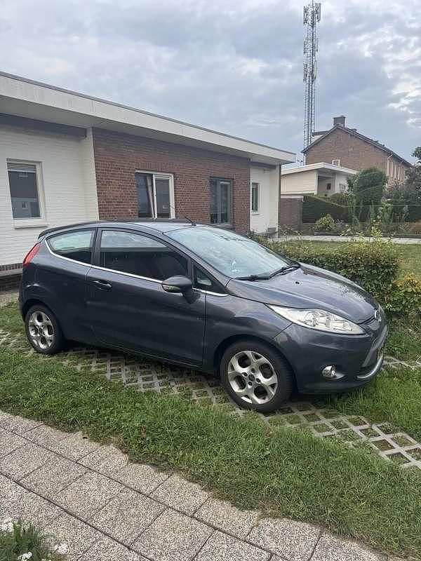 Gebruikt 2009 Ford Fiesta Titanium Hatchback | € 1.950 (Super prijs) - Afbeelding 1/4