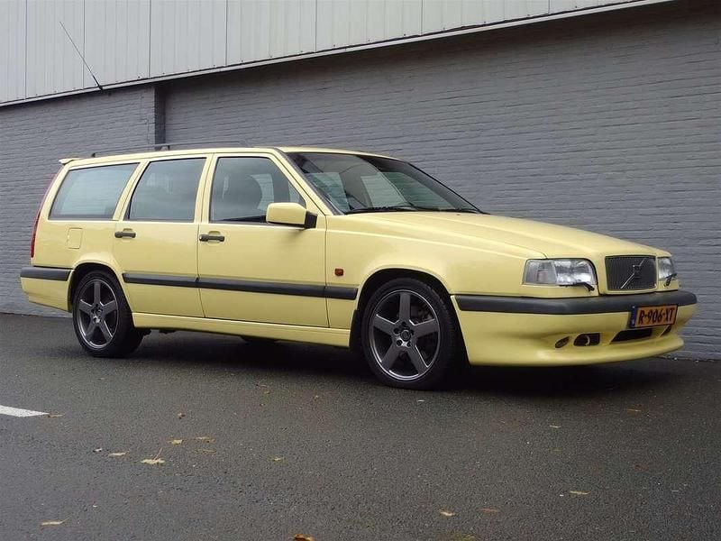 Geel Gebruikt 1995 Volvo 850 Stationwagen | € 19.900 - Afbeelding 1/4