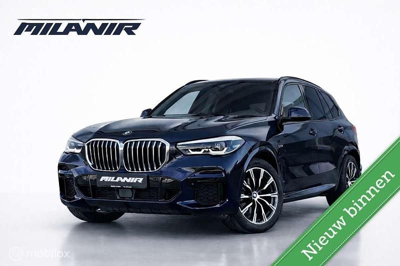 Blauw (metallic) Occasion 2022 BMW X5 M Sport SUV | € 49.945 (Super prijs) - Afbeelding 1/4