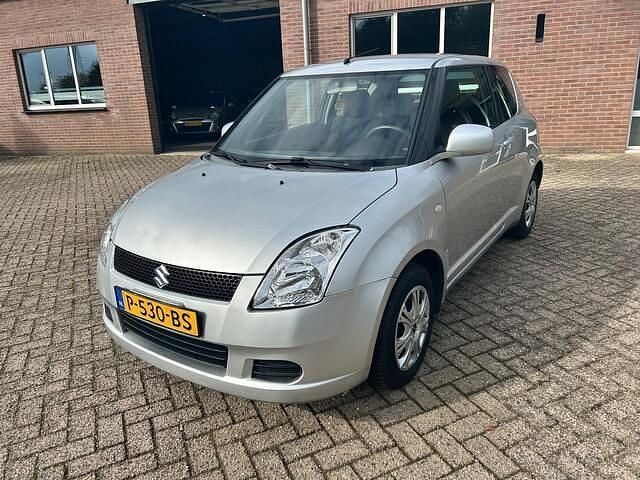 Grijs Gebruikt 2009 Suzuki Swift Comfort Hatchback | € 2.450 (Goede deal) - Afbeelding 1/4