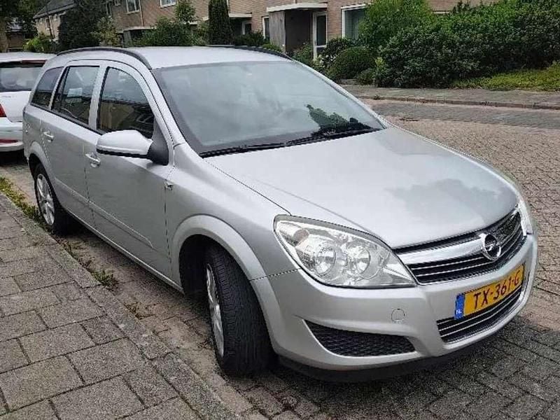 Zilver Gebruikt 2009 Opel Astra Business MPV | € 2.100 (Eerlijke prijs) - Afbeelding 1/4