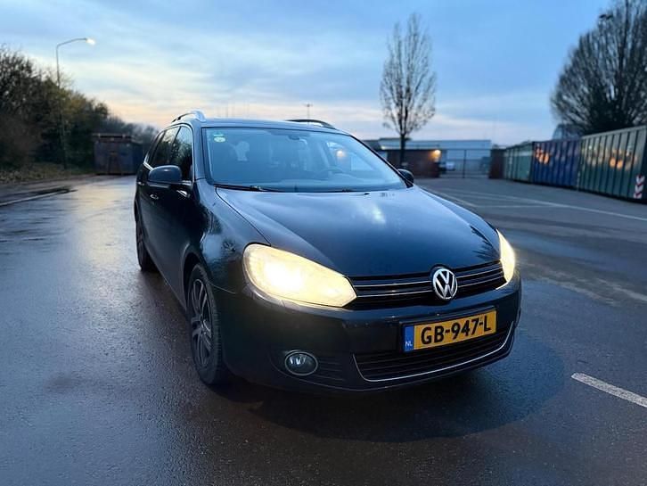 Gebruikt 2011 VW Golf VI Highline Hatchback | € 3.499 (Duur) - Afbeelding 1/4