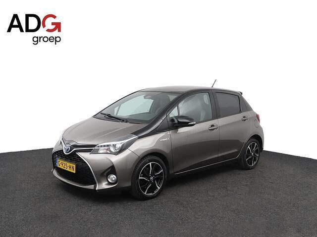 Grijs Gebruikt 2016 Toyota Yaris Hatchback | € 15.400 (Duur) - Afbeelding 1/4