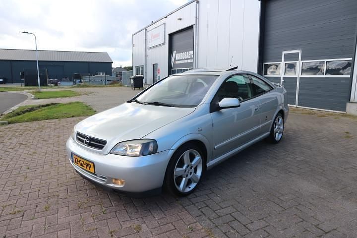 Occasion Opel Astra 191 PK (140 kW) 2001 Grijs Coupé