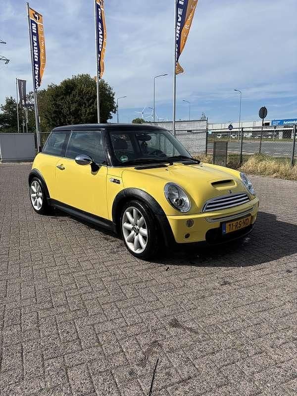 Geel Gebruikt 2003 Mini Cooper S Chili Hatchback | € 2.750 (Eerlijke prijs) - Afbeelding 1/4