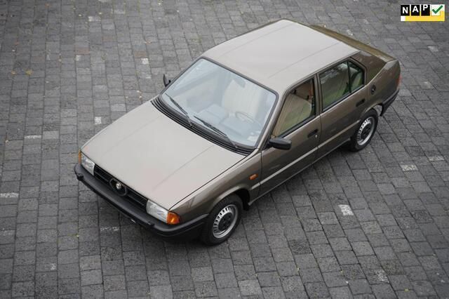 Bruin Gebruikt 1986 Alfa Romeo 33 Hatchback | € 16.900 - Afbeelding 1/4