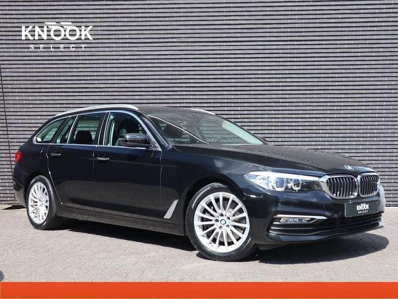 Zwart Gebruikt 2018 BMW 540 Executive Stationwagen | € 35.445 (Eerlijke prijs) - Afbeelding 1/4