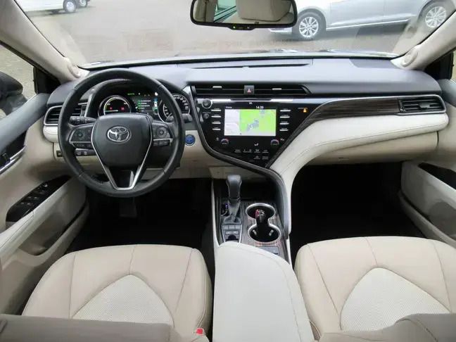 Occasion Toyota Camry Premium 178 PK (130 kW) 2019 Bruin Sedan