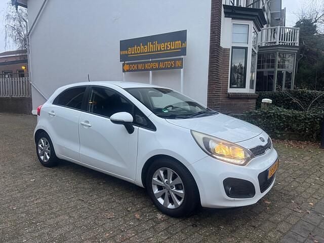Wit Gebruikt 2012 Kia Rio Plus Hatchback | € 2.499 (Super prijs) - Afbeelding 1/4