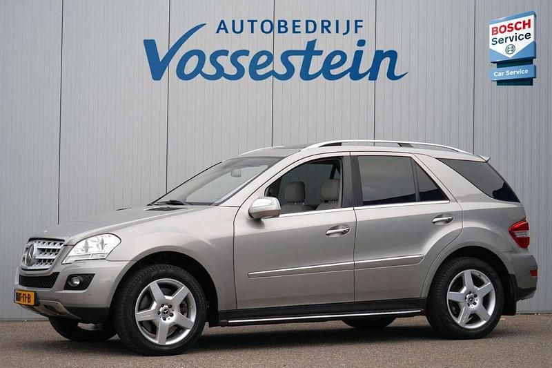 Grijs Gebruikt 2009 Mercedes ML500 SUV | € 22.750 - Afbeelding 1/4