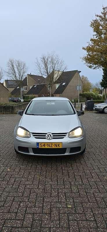 Grijs Gebruikt 2004 VW Golf IV Sportline Hatchback | € 2.000 (Eerlijke prijs) - Afbeelding 1/4