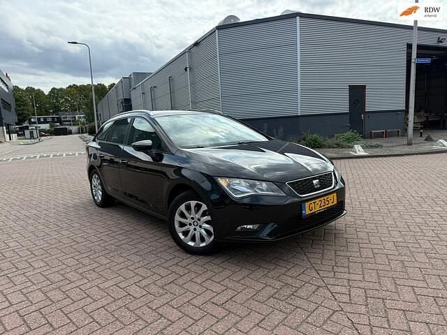 Zwart Gebruikt 2015 Seat Leon ST Style Stationwagen | € 6.750 (Goede deal) - Afbeelding 1/4