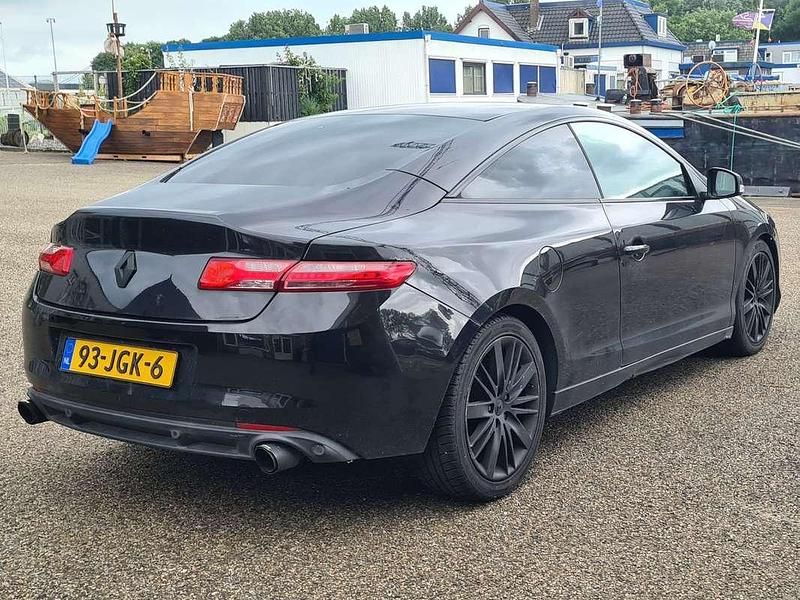 Zwart, metallic lak Gebruikt 2009 Renault Laguna Coupé Initiale Coupé | € 5.250 - Afbeelding 1/4