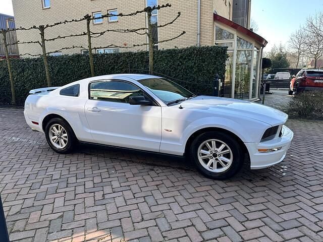 Occasion Ford Mustang 214 PK (157 kW) 2006 Wit (metallic) Coupé