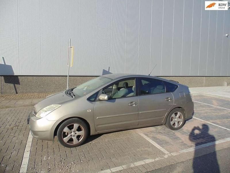 Beige Gebruikt 2006 Toyota Prius Hatchback | € 2.249 (Super prijs) - Afbeelding 1/4