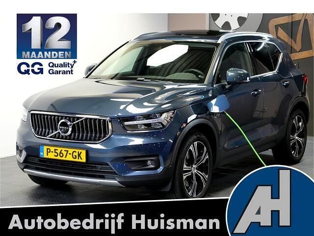 Blauw (parellak) Gebruikt 2022 Volvo XC40 Inscription SUV | € 25.888 (Eerlijke prijs) - Afbeelding 1/4