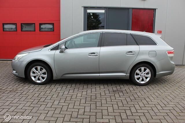 Grijs Gebruikt 2010 Toyota Avensis Business Edition Sedan | € 3.250 - Afbeelding 1/4