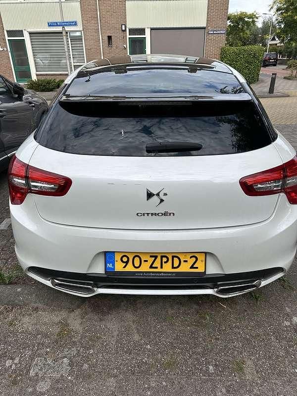 Occasion Citroën DS5 So Chic 156 PK (114 kW) 2012 Wit Hatchback