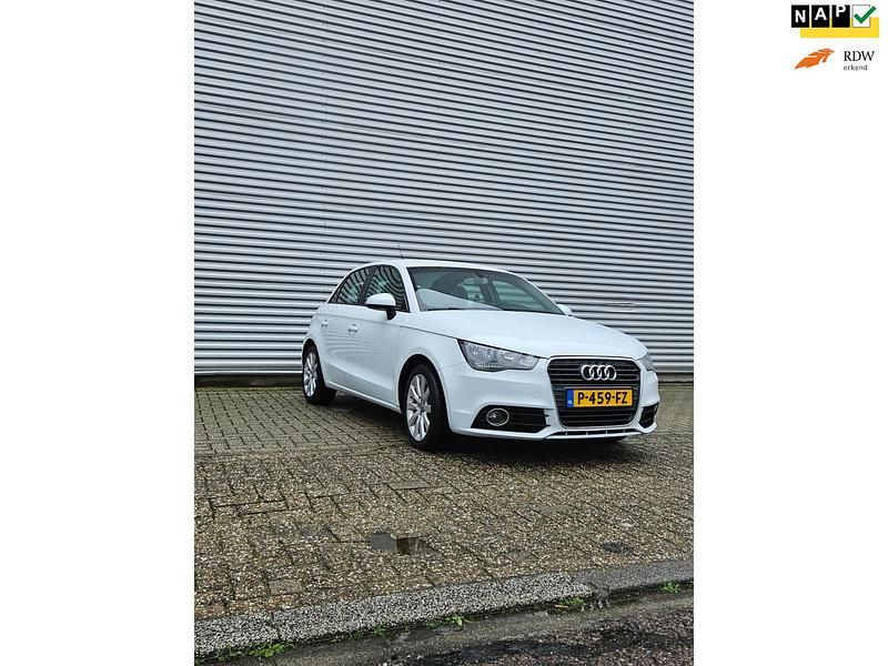 Wit Gebruikt 2012 Audi A1 Attraction Hatchback | € 5.950 (Eerlijke prijs) - Afbeelding 1/4