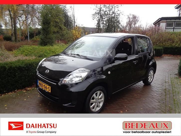 Occasion Daihatsu Sirion 91 PK (66 kW) 2011 Zwart Hatchback