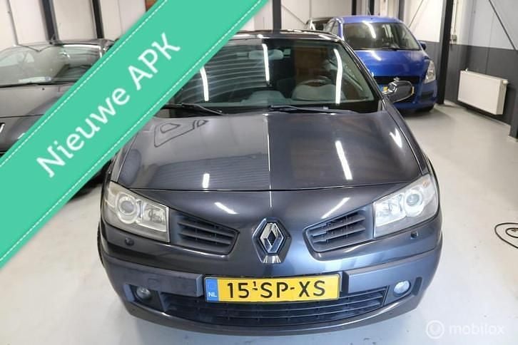 Occasion 2006 Renault Mégane II | € 2.750 (Eerlijke prijs) - Afbeelding 1/4