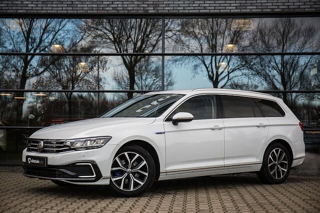 Occasion VW Passat Business 218 PK (160 kW) 2022 Wit Stationwagen