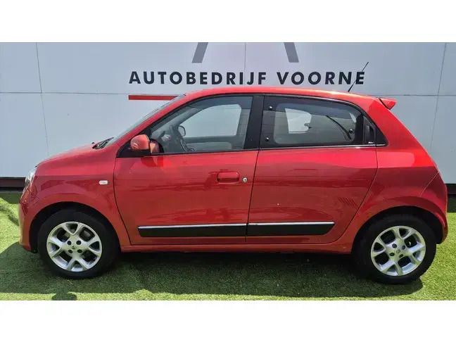 Rood Gebruikt 2015 Renault Twingo Dynamique Hatchback | € 7.750 (Eerlijke prijs) - Afbeelding 1/4