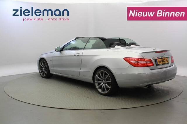 Grijs Gebruikt 2010 Mercedes E200 Avantgarde Cabriolet | € 13.845 (Eerlijke prijs) - Afbeelding 1/4