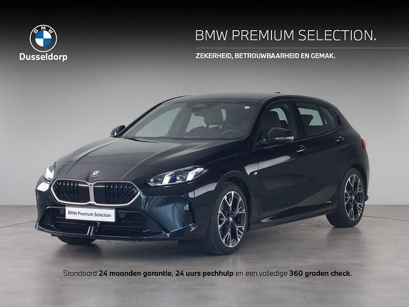 Zwart Occasion 2024 BMW 120 M Sport Hatchback | € 34.950 (Eerlijke prijs) - Afbeelding 1/4
