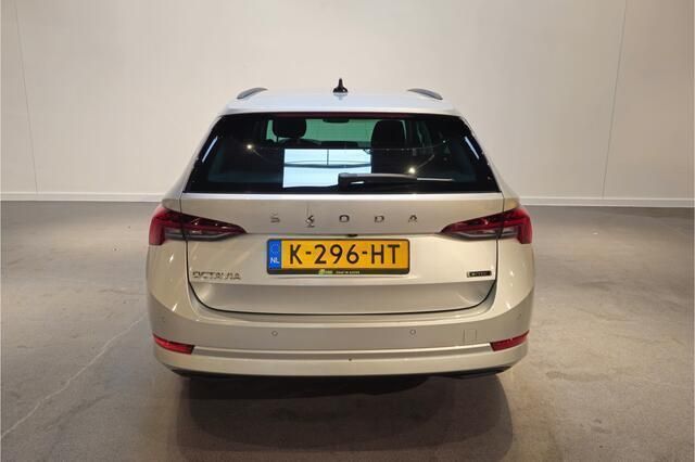 Occasion Skoda Octavia Business Line 112 PK (82 kW) 2021 Grijs Stationwagen