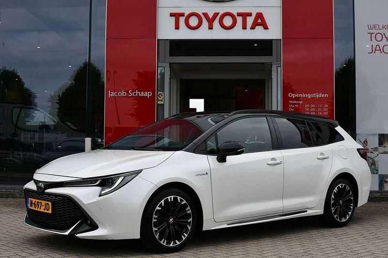 Wit Gebruikt 2020 Toyota Corolla Limited Stationwagen | € 25.499 (Eerlijke prijs) - Afbeelding 1/4