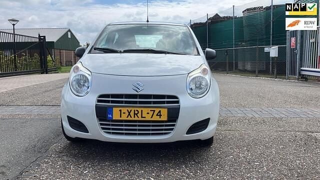 Wit Gebruikt 2014 Suzuki Alto Hatchback | € 3.750 (Goede deal) - Afbeelding 1/4