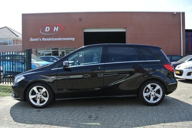 Zwart Gebruikt 2012 Mercedes B180 Ambition MPV | € 6.599 (Super prijs) - Afbeelding 1/4