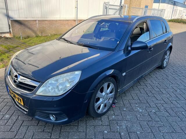 Grijs Gebruikt 2006 Opel Signum Sport Stationwagen | € 899 - Afbeelding 1/4