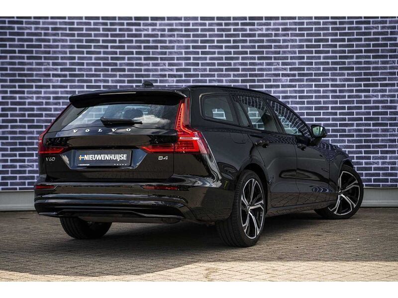 Gebruikt 2022 Volvo V60 Plus Stationwagen | € 38.394 (Iets duurder) - Afbeelding 1/3